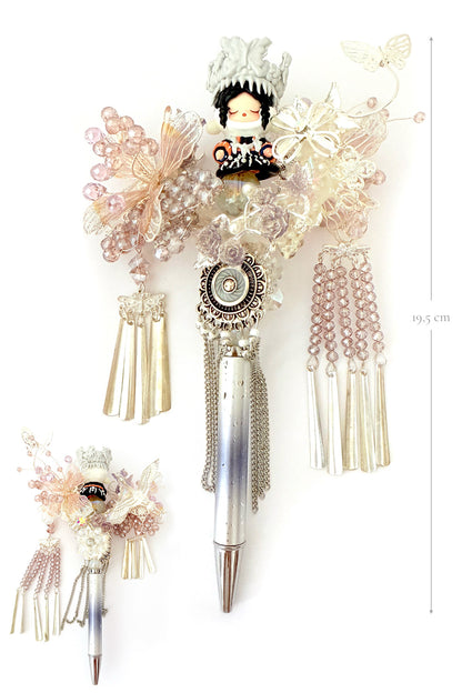 Stylo "POP MART" unique et fait à la main -  Fille de l’ethnie miao - HanWen Shop